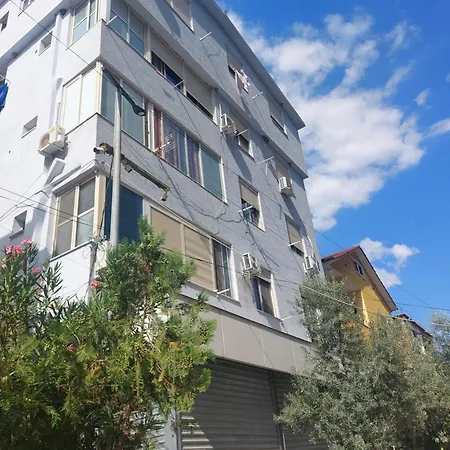 Διαμέρισμα Nice ,quite Appartament 5-2 Τίρανα
